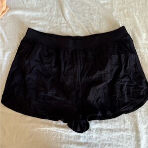 Women's lululemon sleek high rise shorts